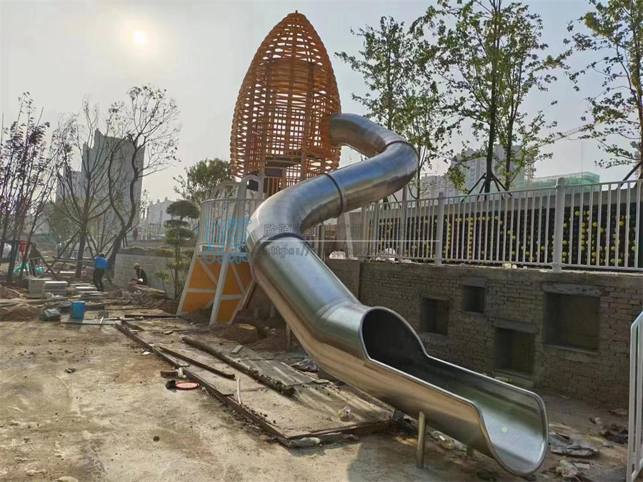 太空飛船簡約造型無動力游樂設備