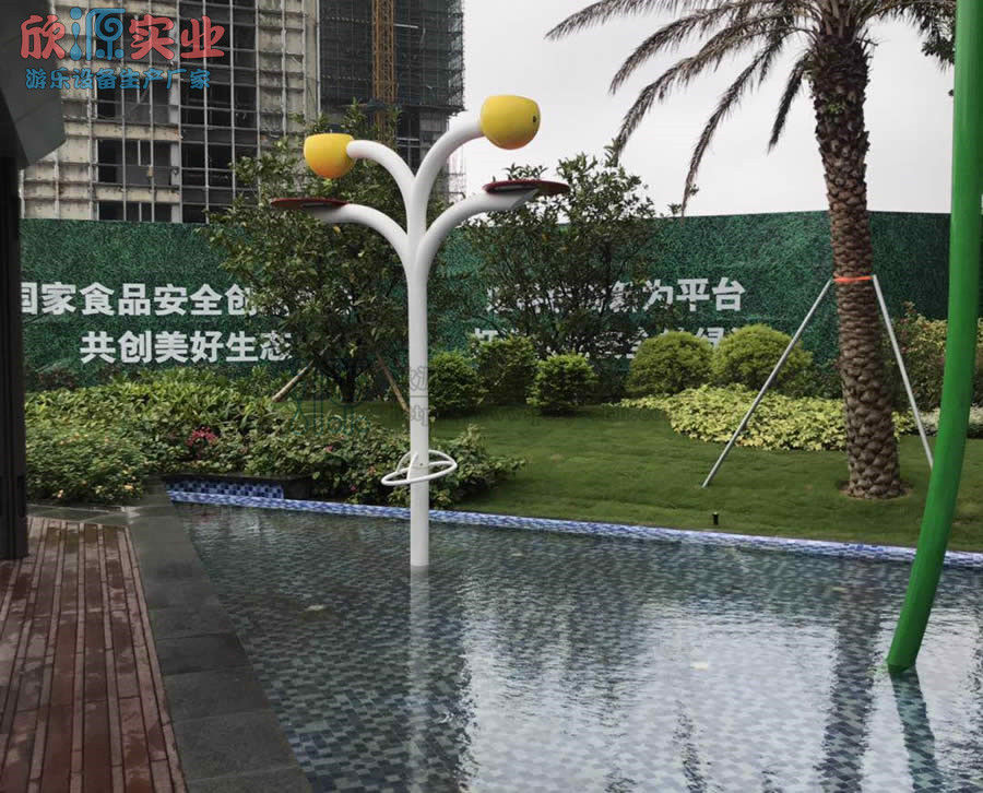 豪華版旋轉倒水桶戲水游樂設備