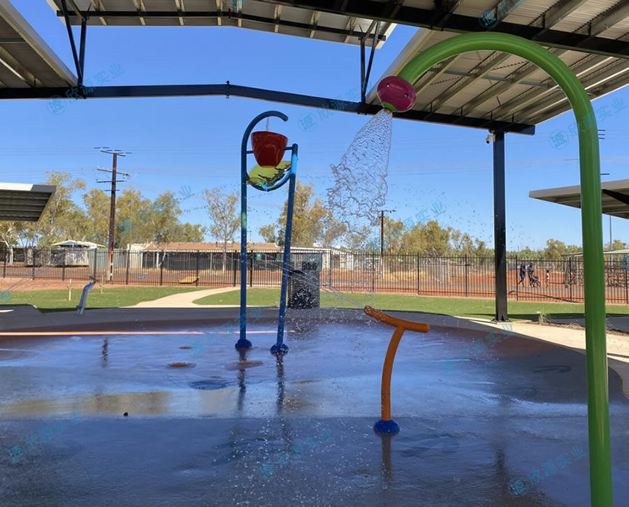 倒水桶戲水設備