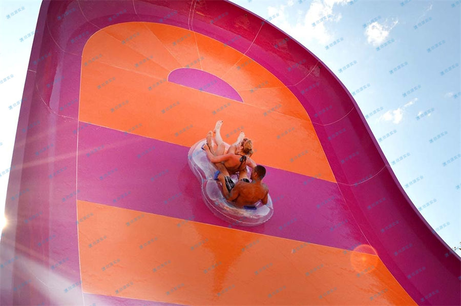 加長(zhǎng)版飛天回旋水滑梯