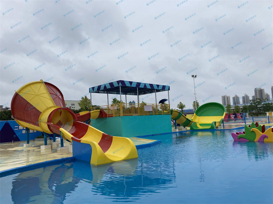 迷你飛天回旋水上滑梯