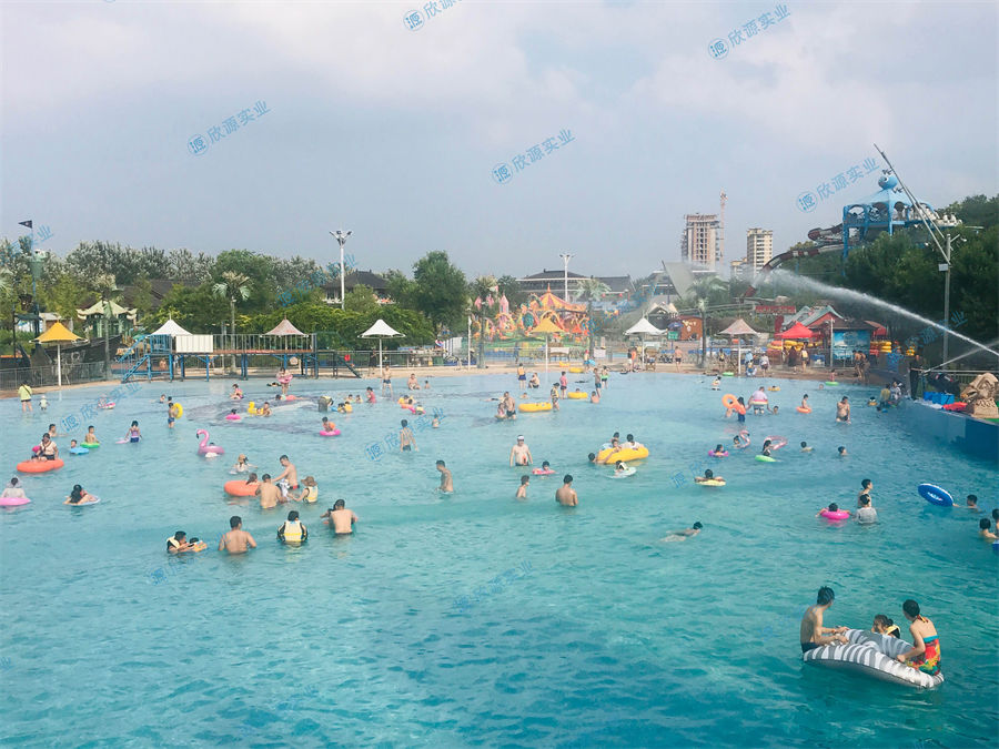 鼓風式人工造浪池