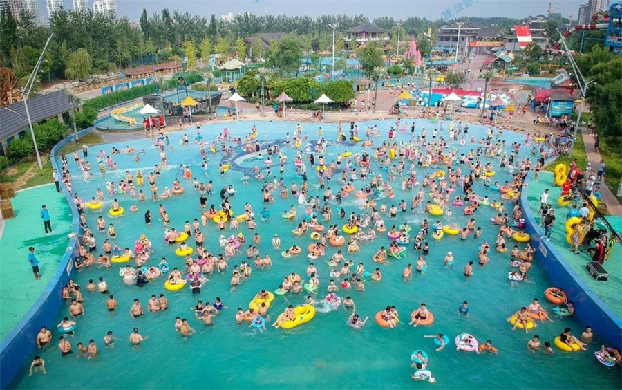 鼓風式人工造浪池