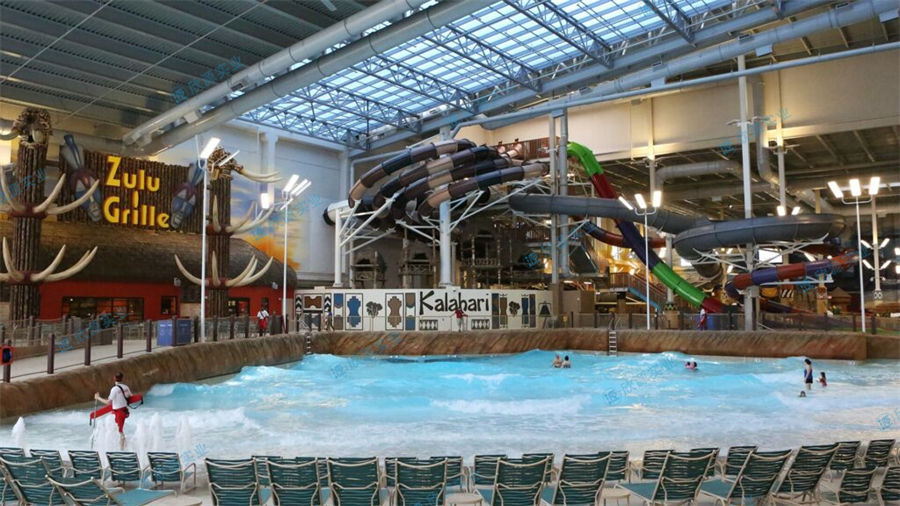 室內水上樂園人工造浪池