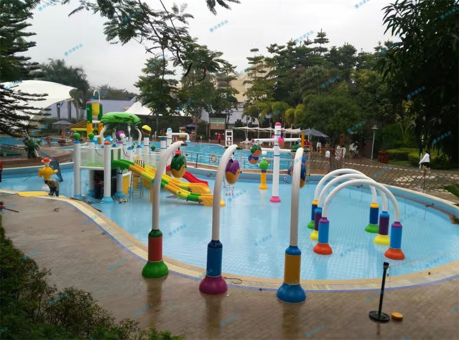 兒童水上充氣游樂設(shè)備如何正確經(jīng)營？-7620