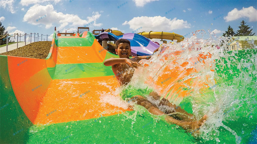 已經揭開面紗,水上樂園設備也不再神秘-7796