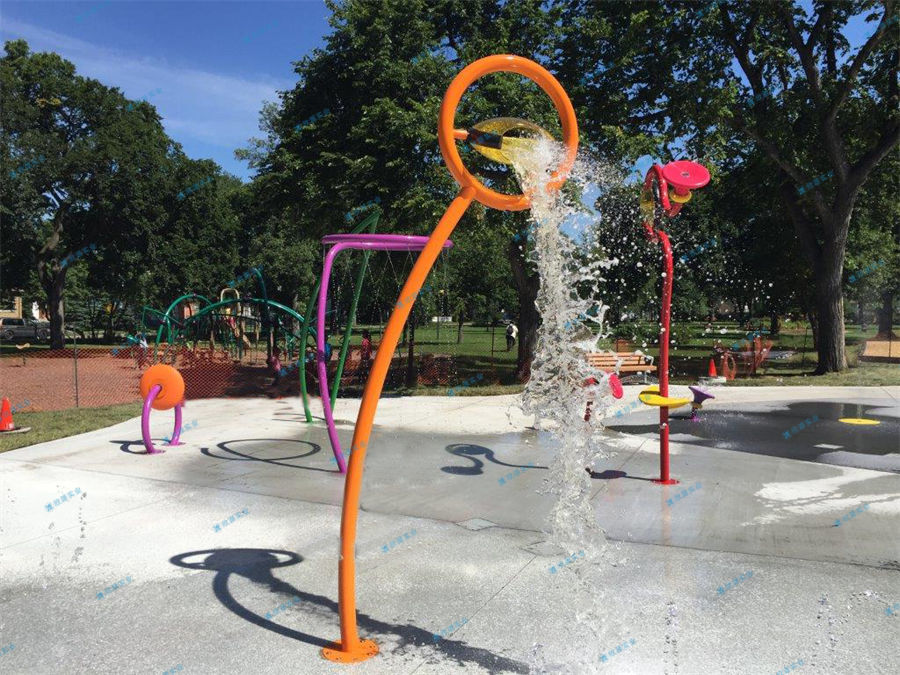 探討水上游藝設(shè)施廠家的發(fā)展方向-7953