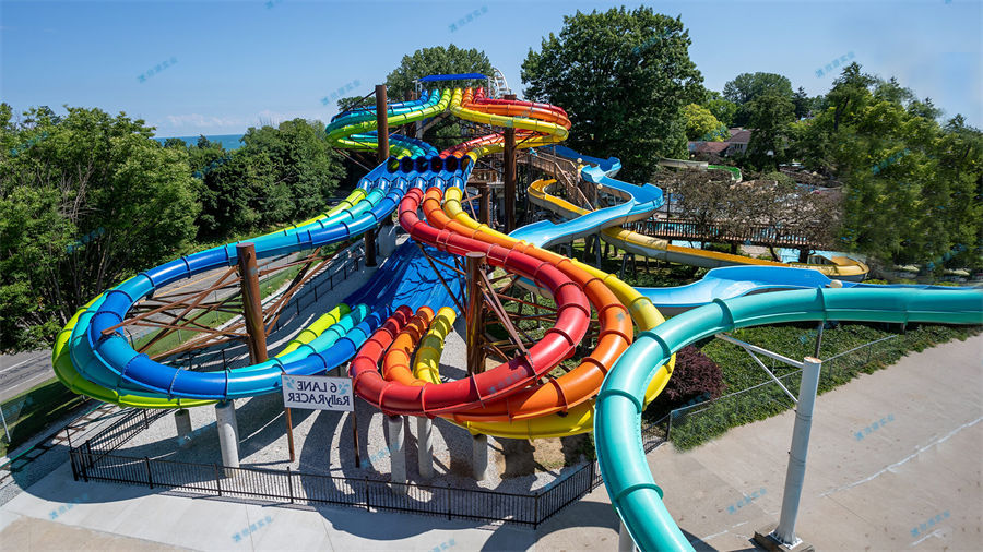 移動(dòng)水上樂園給火熱夏日帶來福音