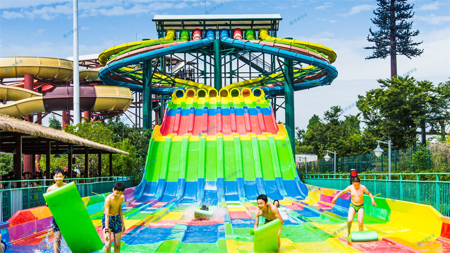 水上樂園設備種類豐富-8003